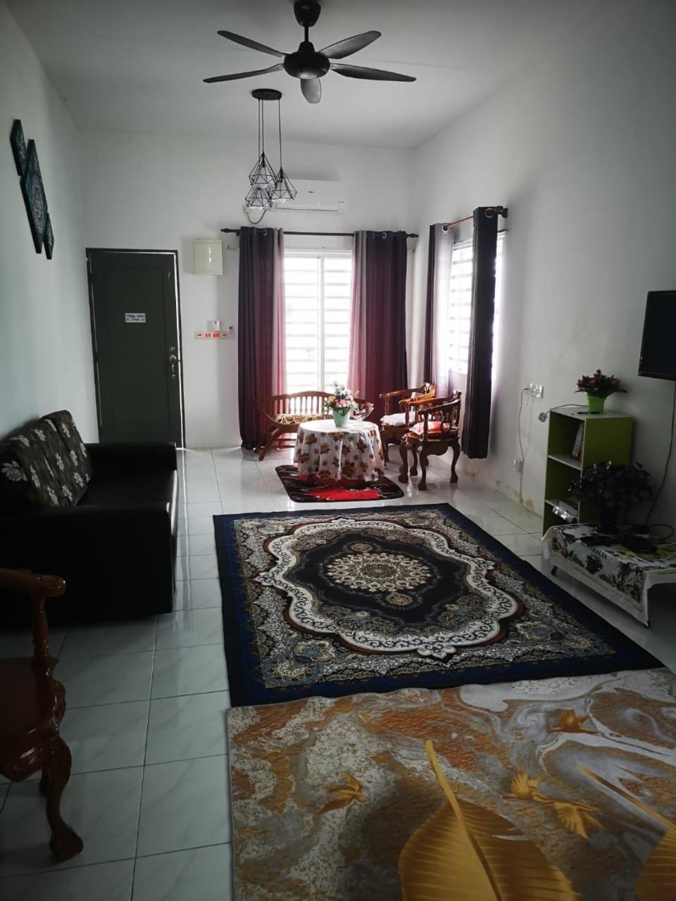 Homestay D'Mama Ifor Muslimi Танджунг-Малим Номер фото